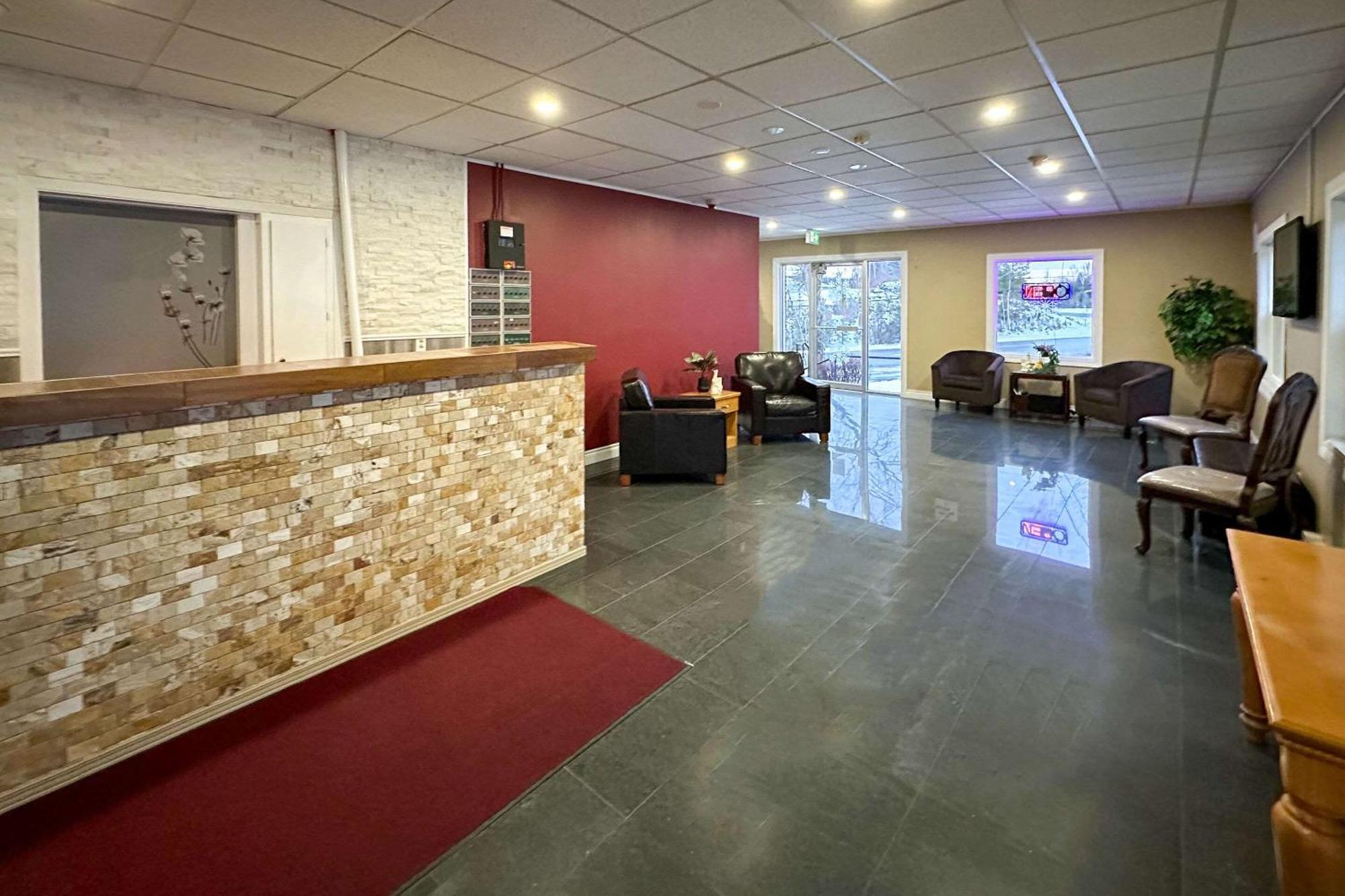 Canadas Best Value Inn&Suites - Woodstock Exterior foto